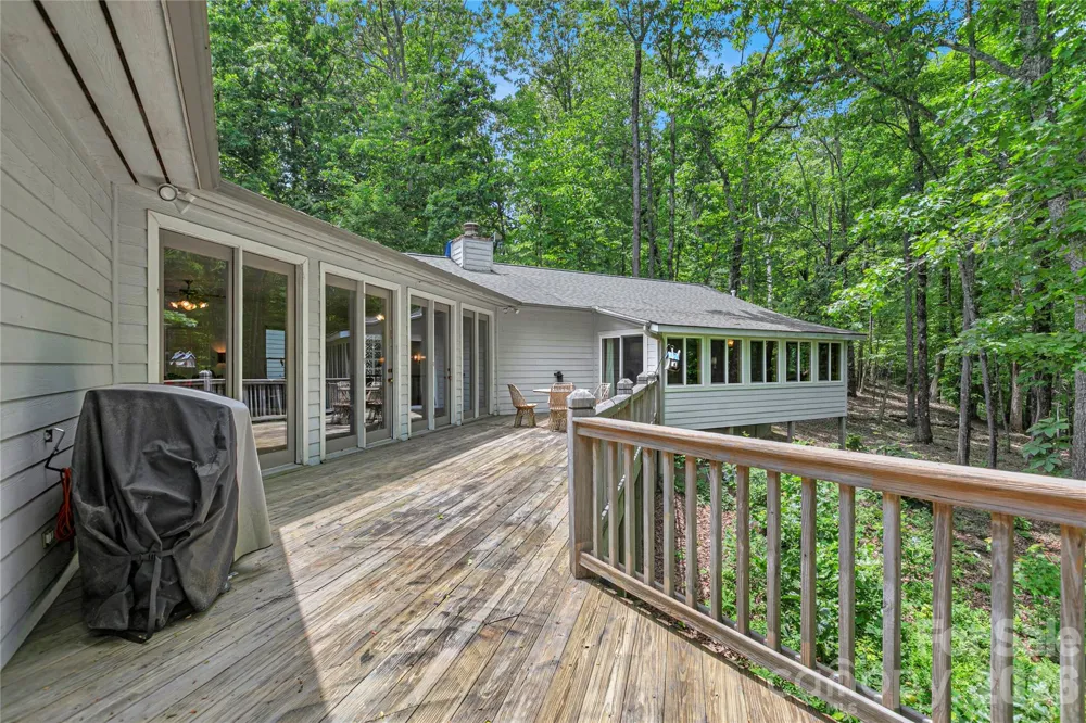 154 Chestnut Lane Cedar Mountain, NC 28718