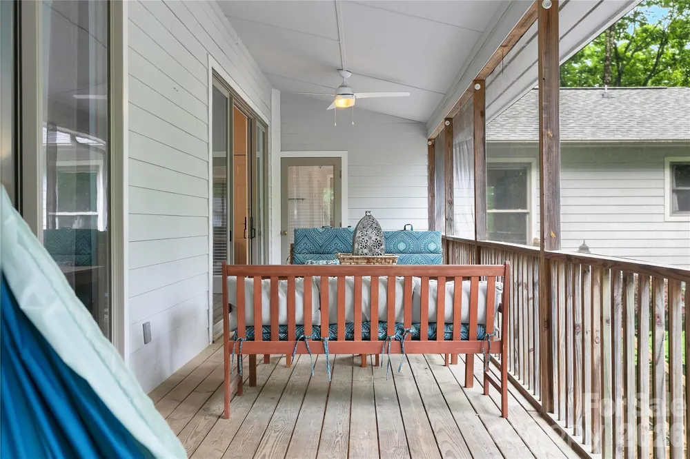 154 Chestnut Lane Cedar Mountain, NC 28718