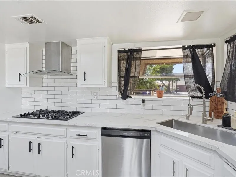 26515 Blue Water Helendale, CA 92342