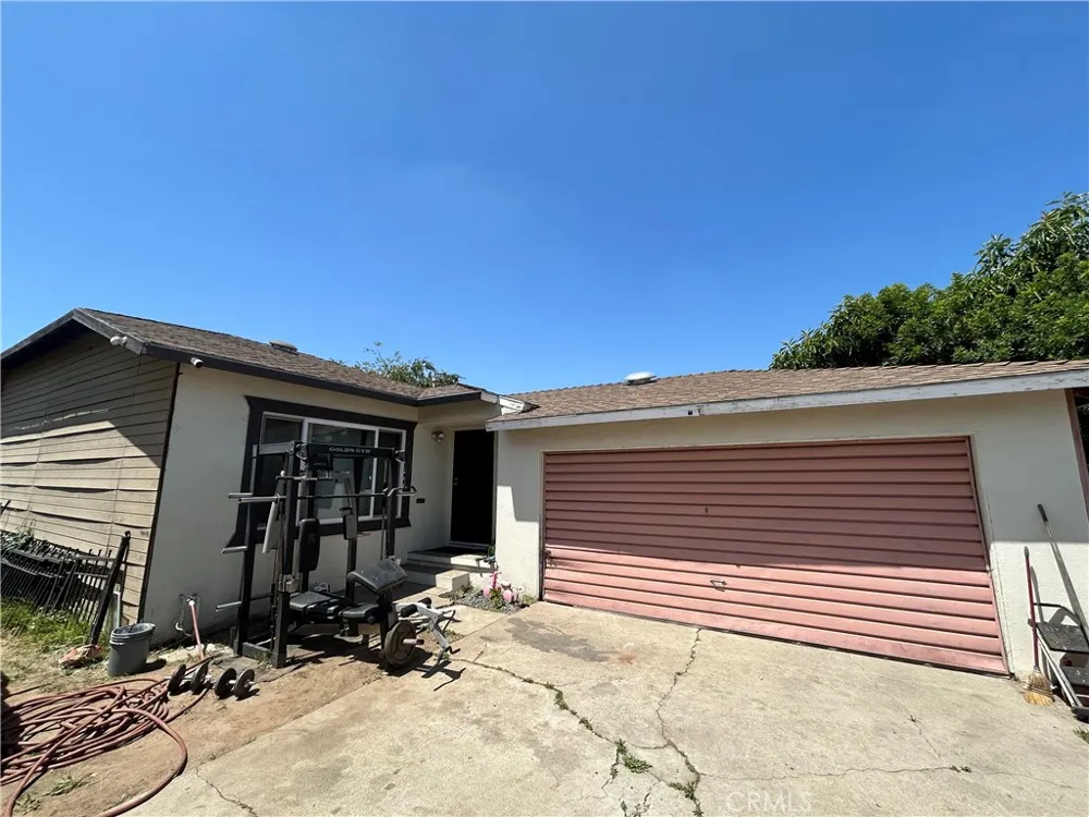 3812 E 1 st Los Angeles, CA 90063