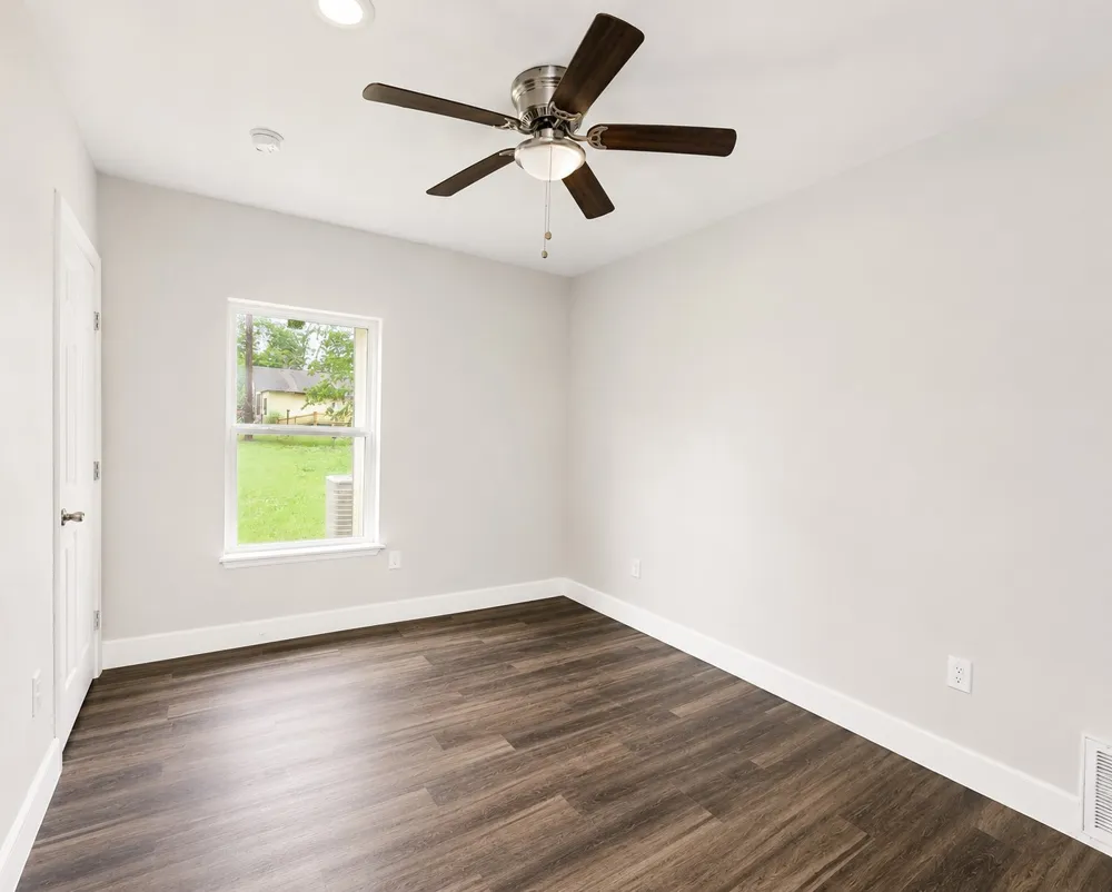 904 E Austin Street Luling, TX 78648