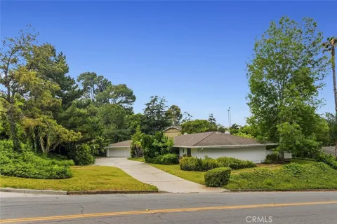 975 Valley Vista Drive