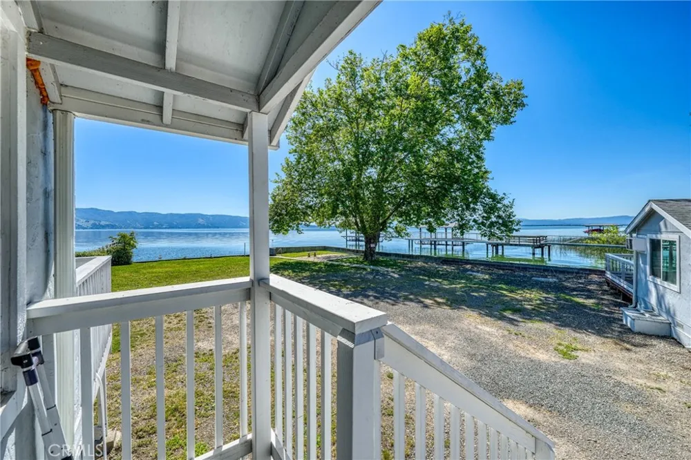 4550 Lakeshore Lakeport, CA 95453