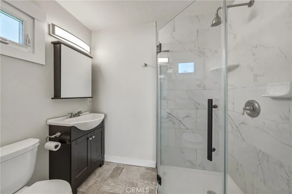 4550 Lakeshore Lakeport, CA 95453
