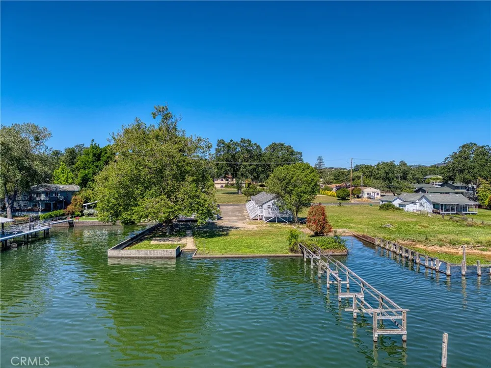 4550 Lakeshore Lakeport, CA 95453