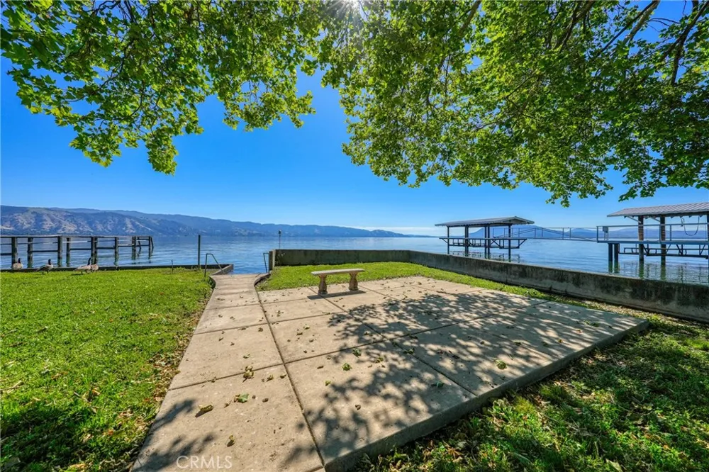 4550 Lakeshore Lakeport, CA 95453