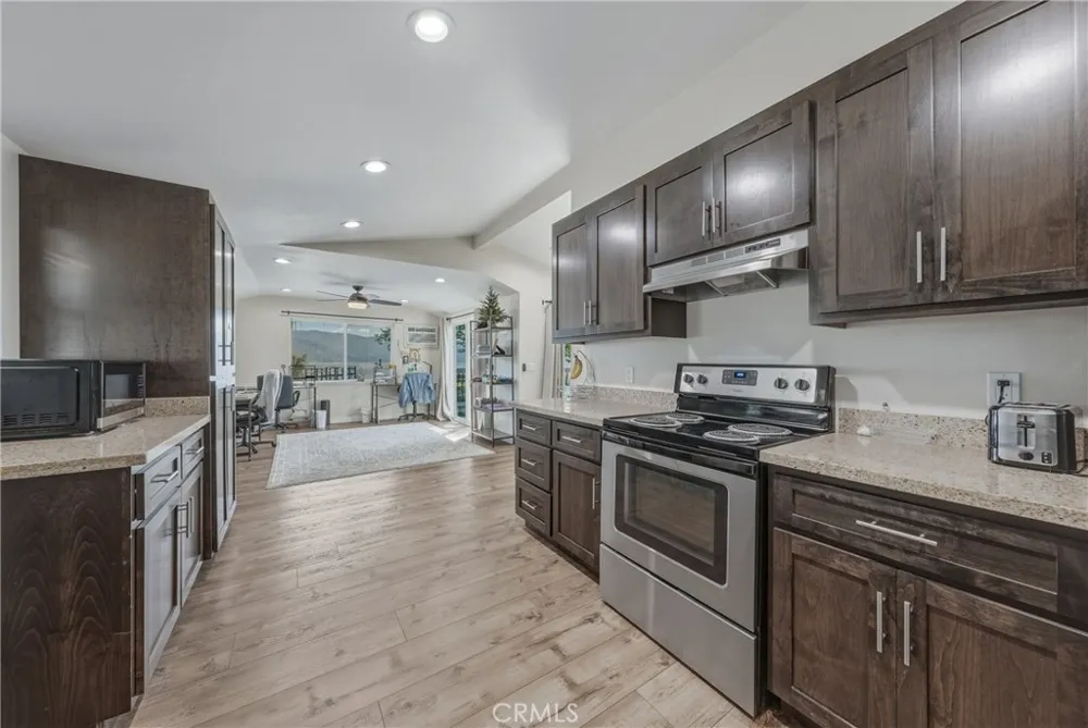 4550 Lakeshore Lakeport, CA 95453