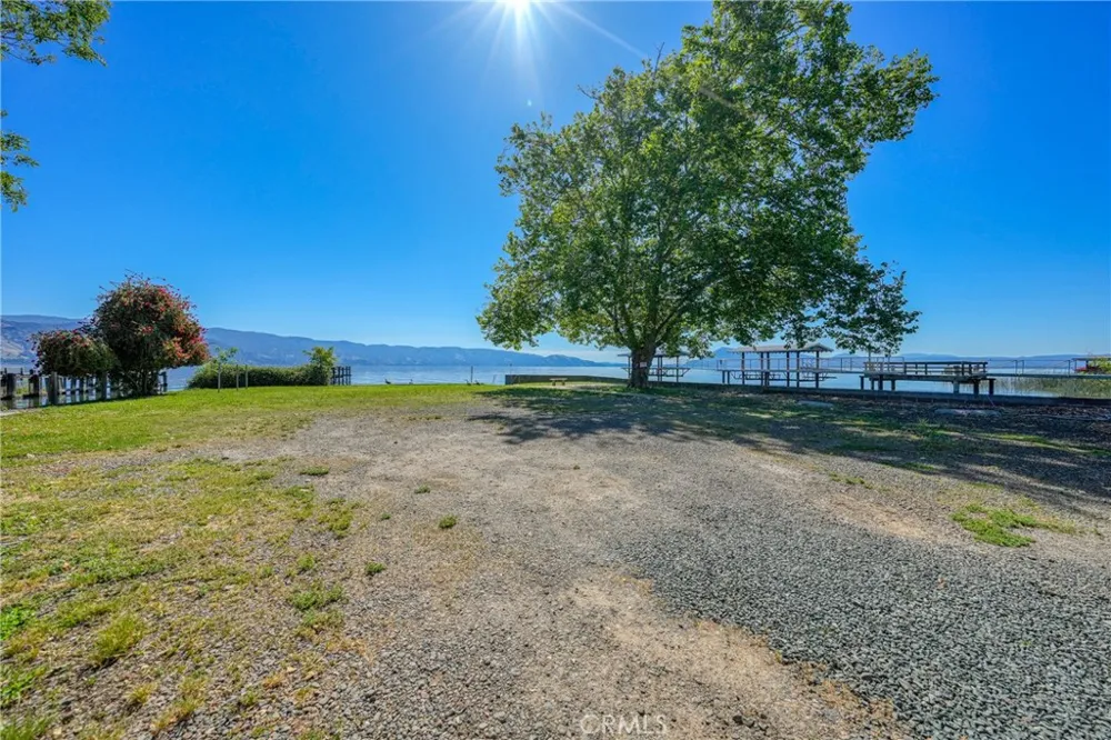 4550 Lakeshore Lakeport, CA 95453