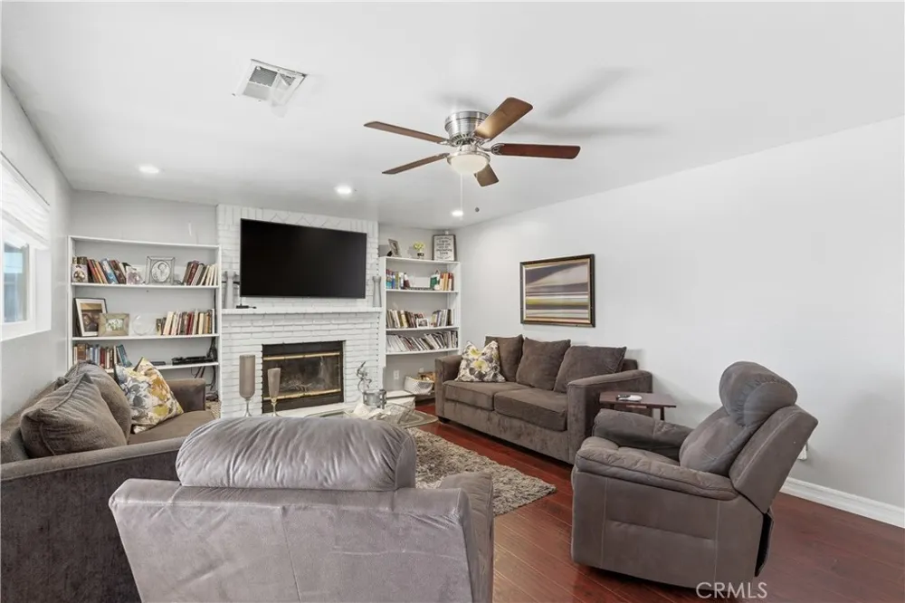 8801 Hickory California City, CA 93505