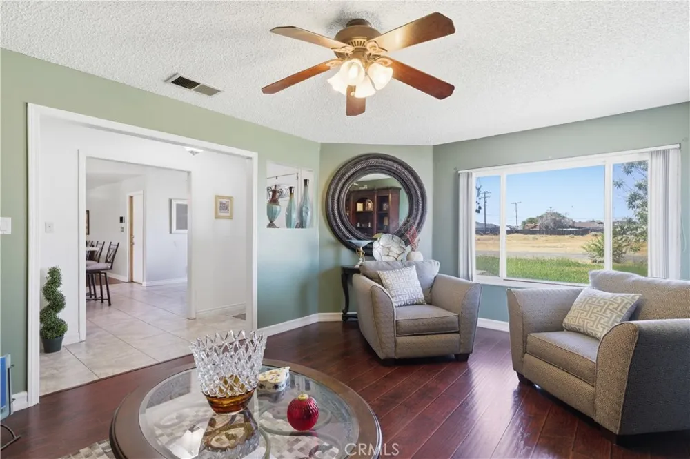 8801 Hickory California City, CA 93505