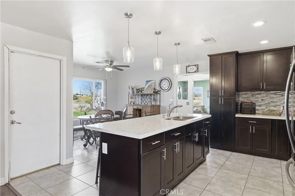 8801 Hickory California City, CA 93505