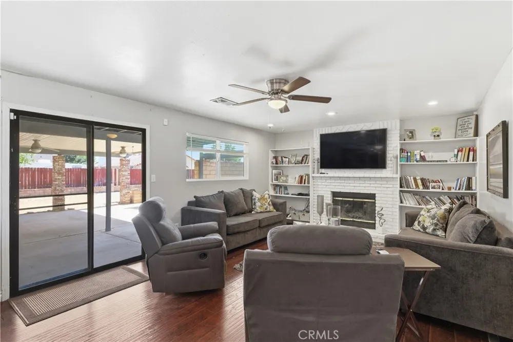 8801 Hickory California City, CA 93505