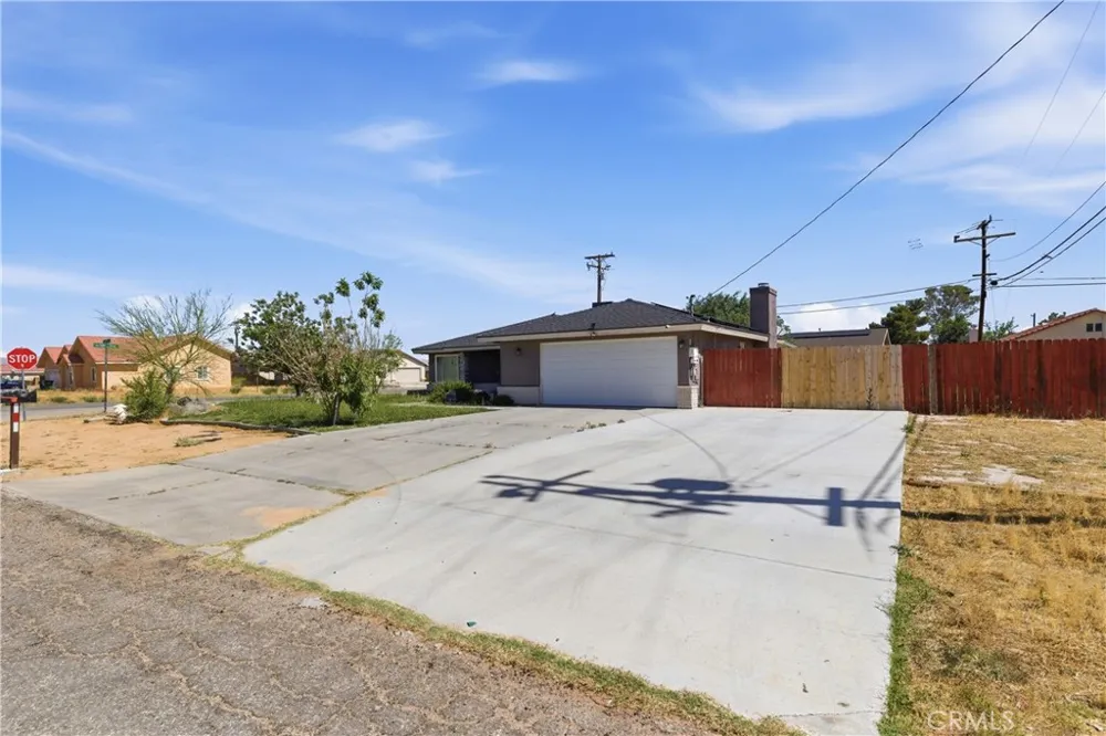 8801 Hickory California City, CA 93505