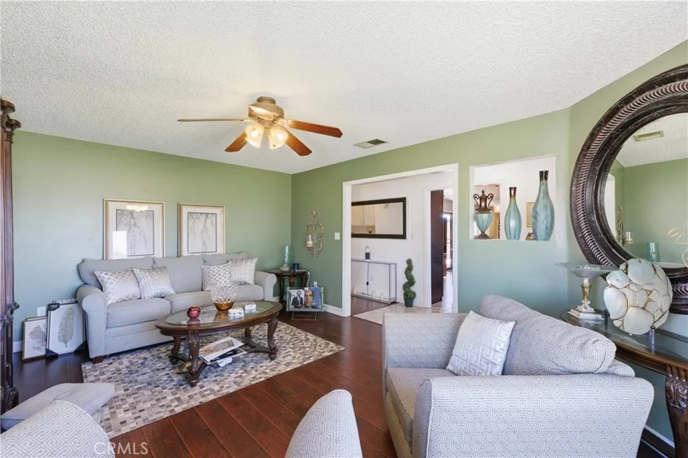 8801 Hickory California City, CA 93505