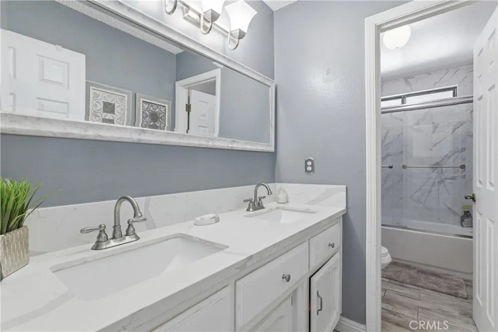 8801 Hickory California City, CA 93505