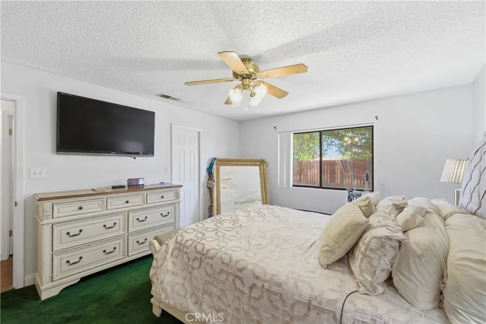 8801 Hickory California City, CA 93505