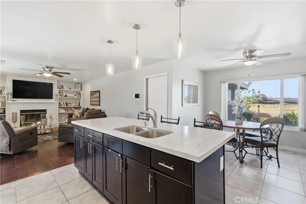 8801 Hickory California City, CA 93505