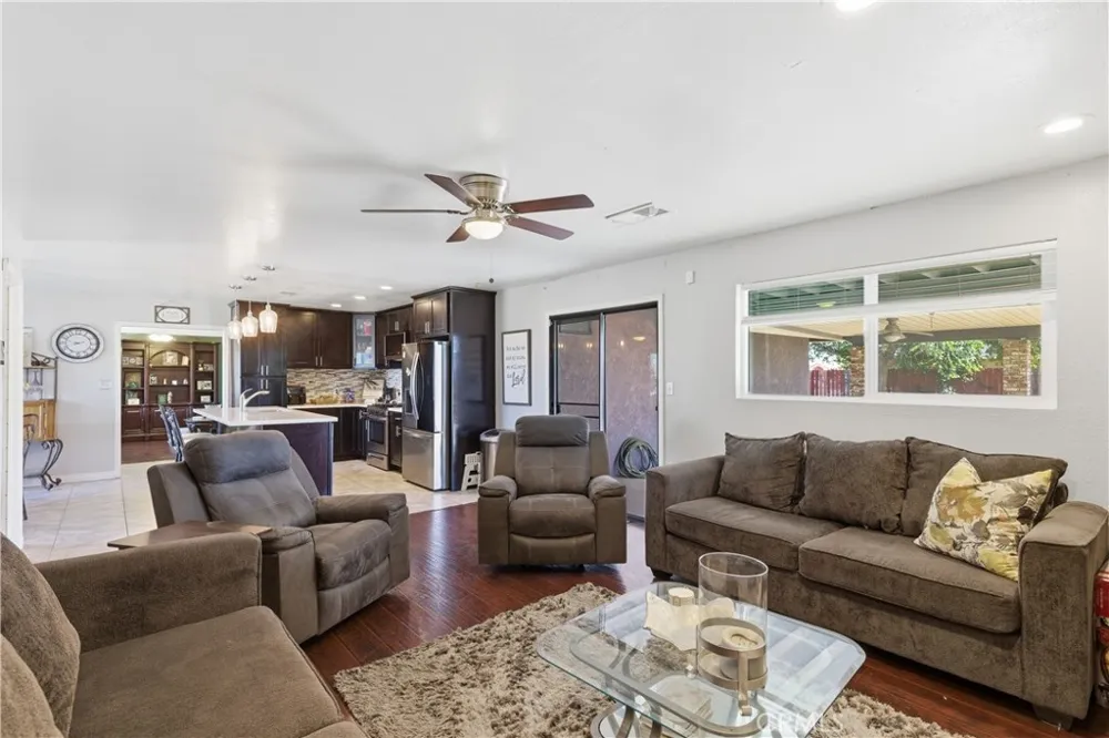8801 Hickory California City, CA 93505