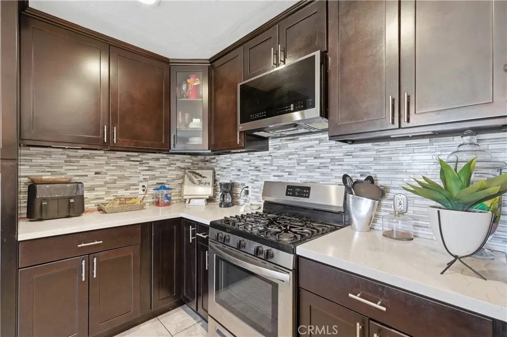 8801 Hickory California City, CA 93505