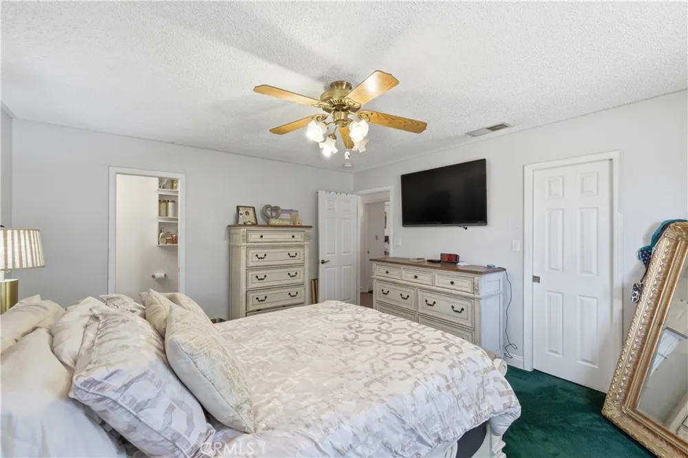 8801 Hickory California City, CA 93505
