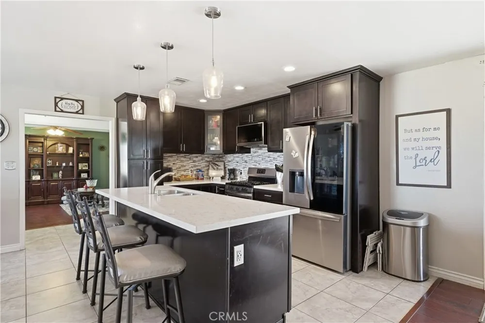 8801 Hickory California City, CA 93505