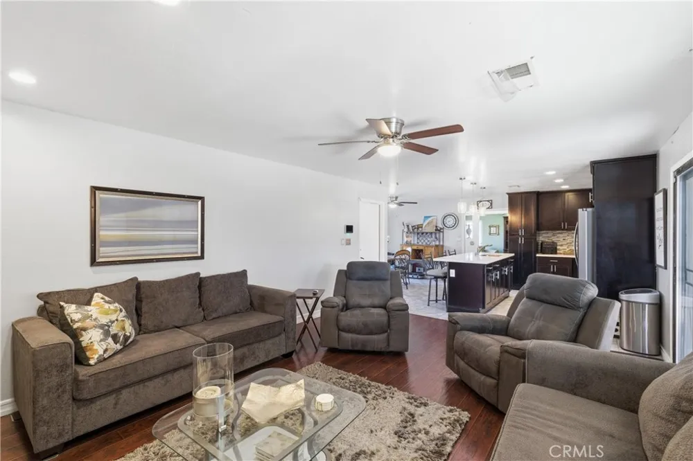8801 Hickory California City, CA 93505