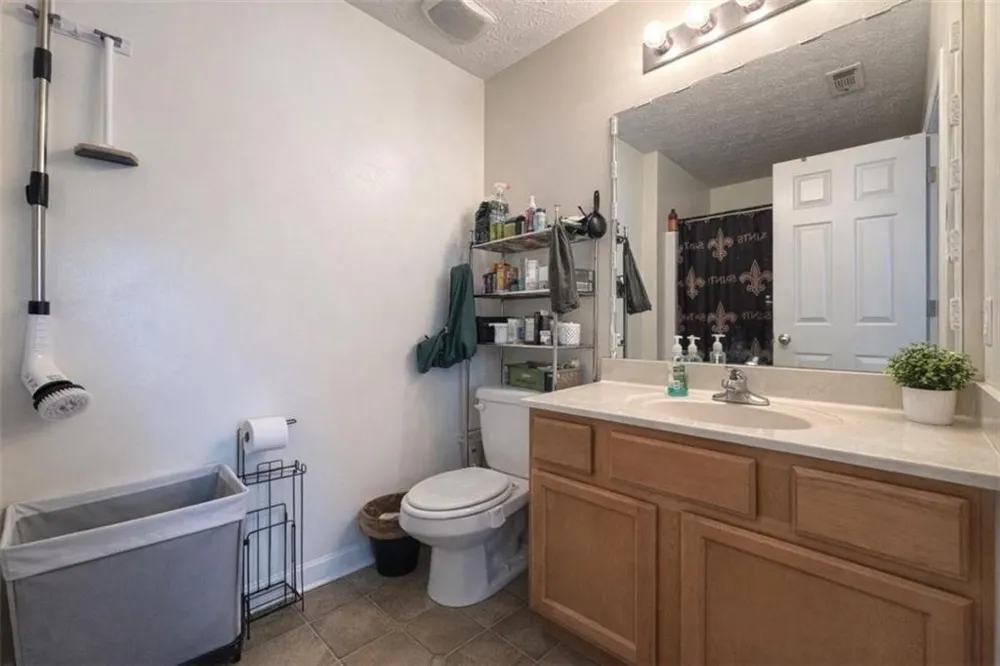 6198 Shoals Loop Union City, GA 30291