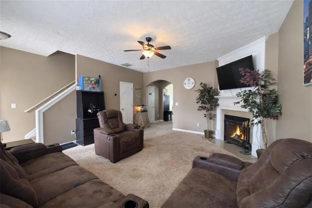 6198 Shoals Loop Union City, GA 30291