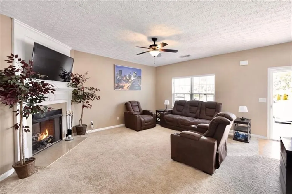 6198 Shoals Loop Union City, GA 30291