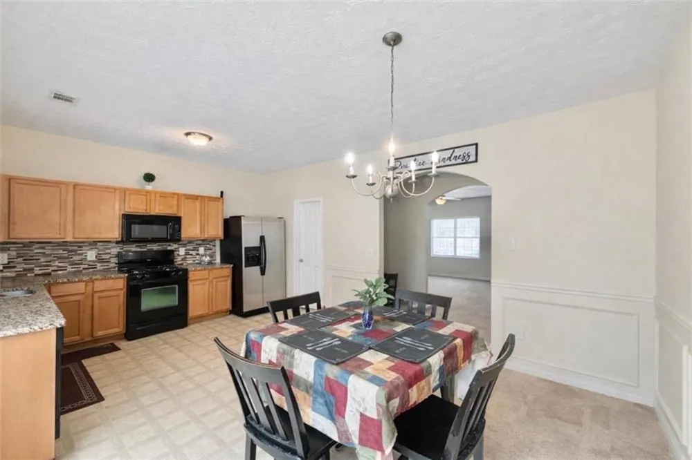 6198 Shoals Loop Union City, GA 30291