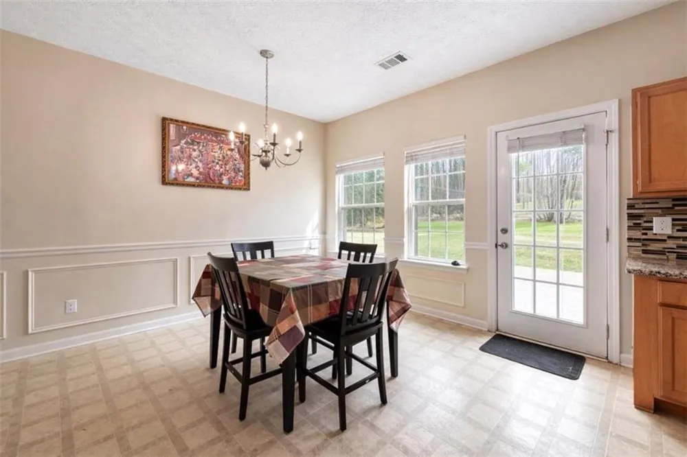 6198 Shoals Loop Union City, GA 30291