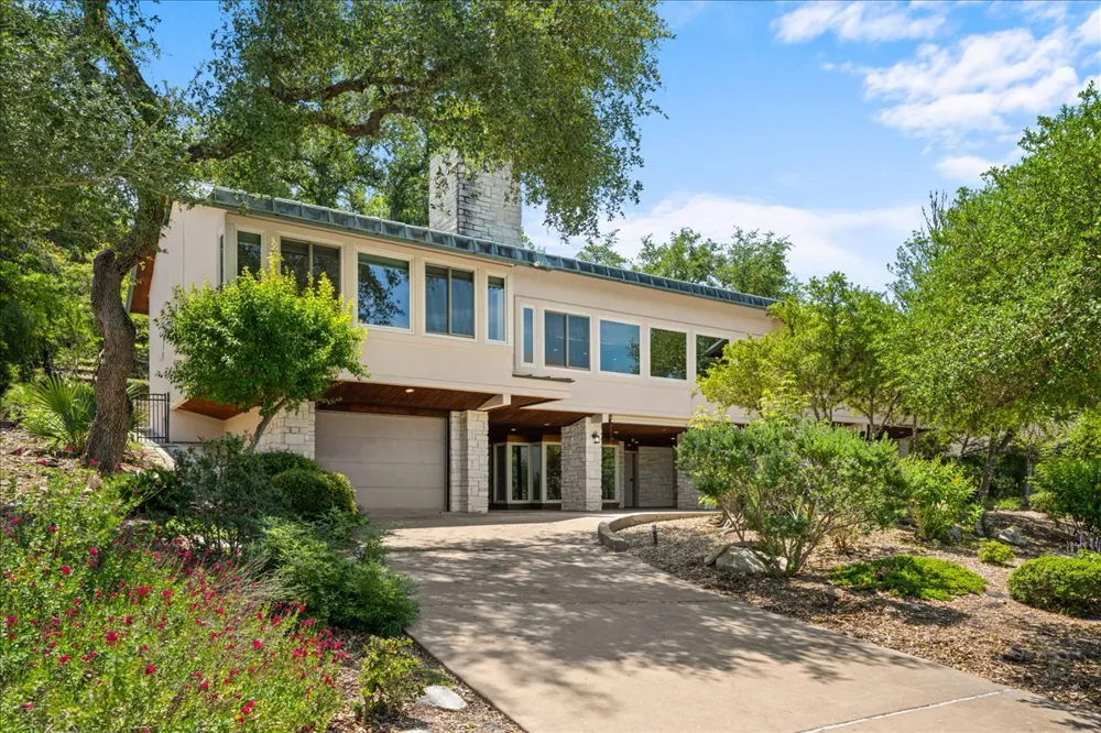 405 Valley View Drive La Grange, TX 78945