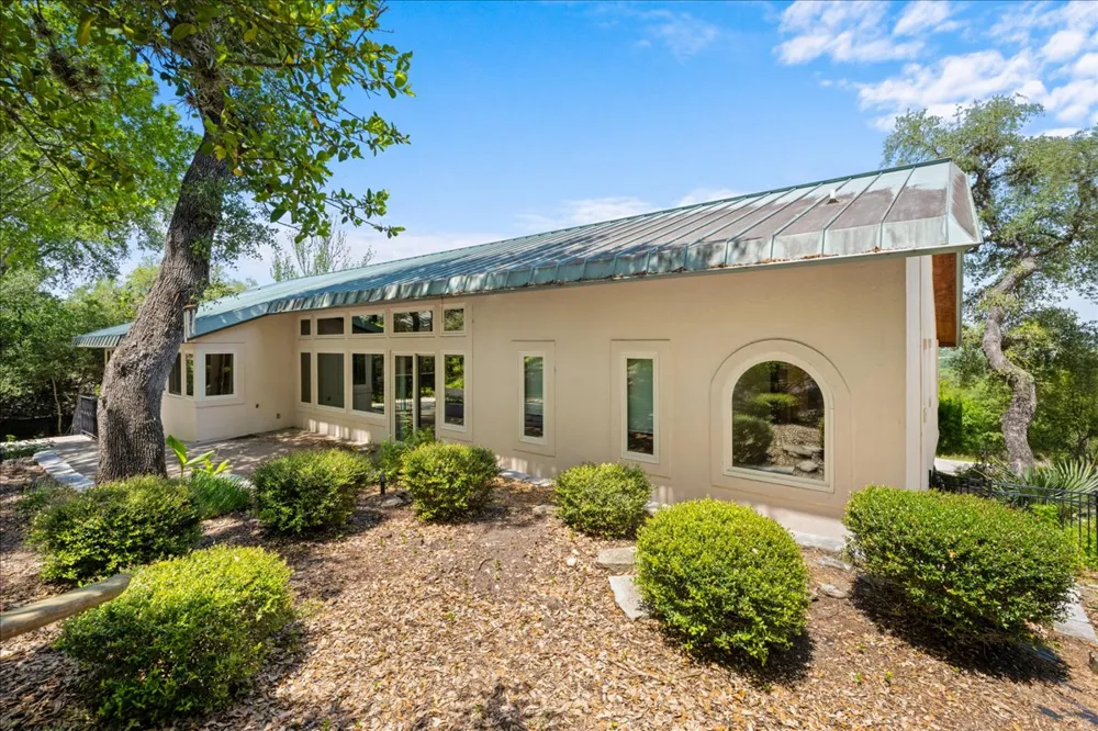 405 Valley View Drive La Grange, TX 78945