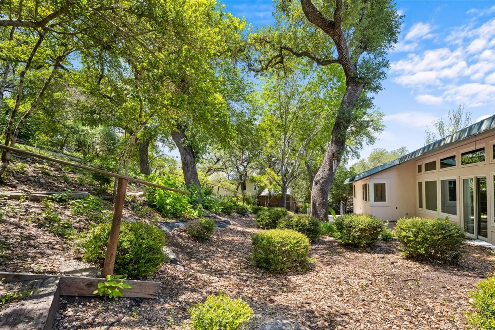 405 Valley View Drive La Grange, TX 78945