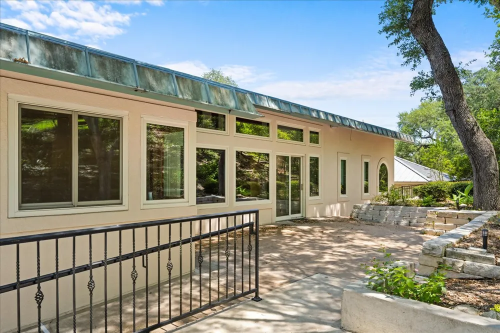 405 Valley View Drive La Grange, TX 78945
