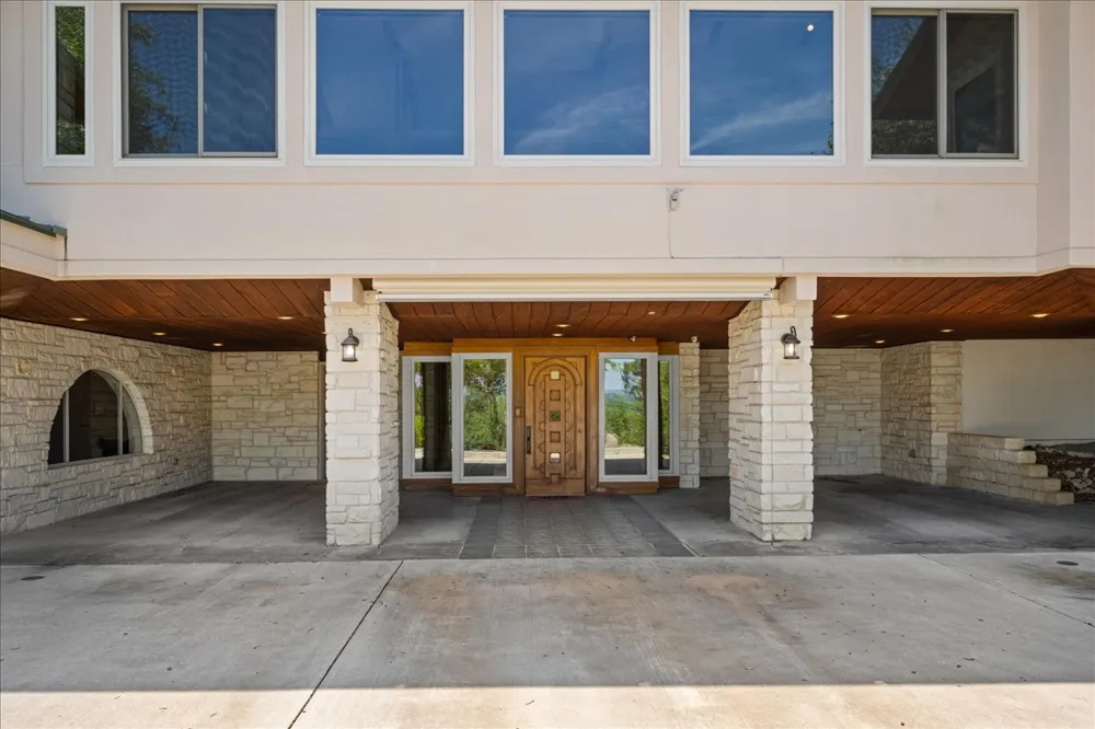405 Valley View Drive La Grange, TX 78945