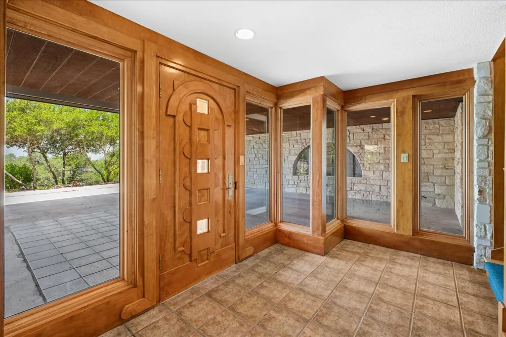 405 Valley View Drive La Grange, TX 78945