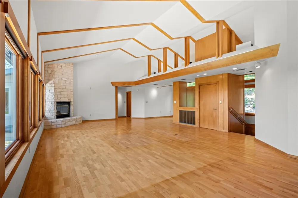 405 Valley View Drive La Grange, TX 78945