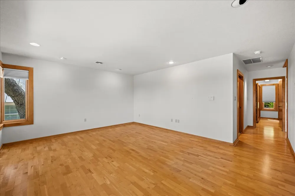 405 Valley View Drive La Grange, TX 78945