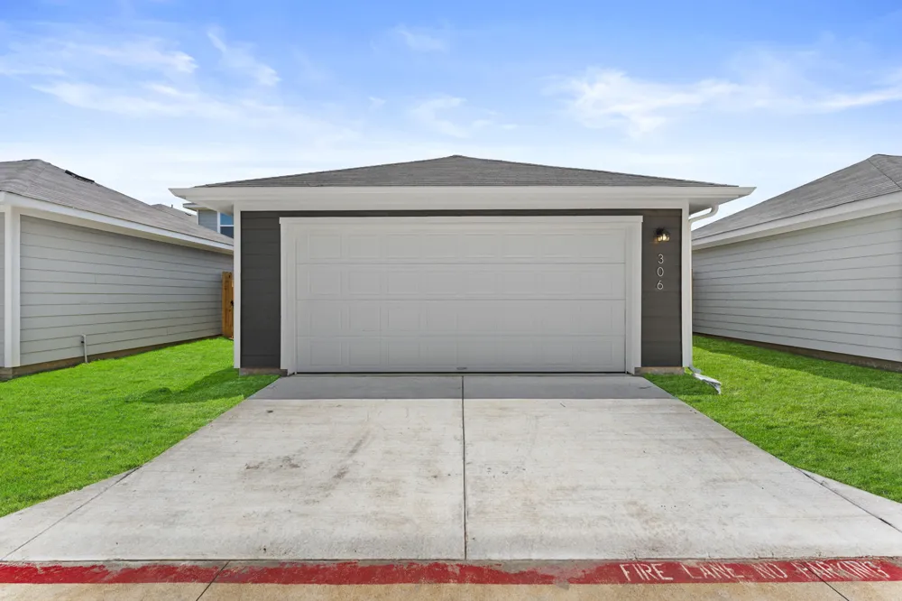 306 Nizao Lane Bastrop, TX 78602