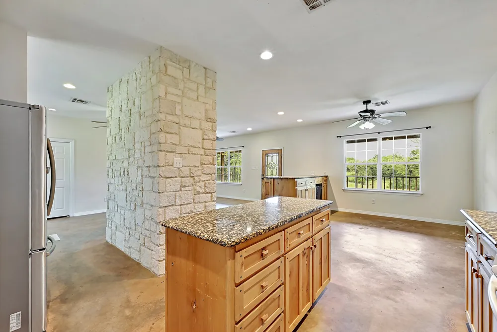 11791 Silver Springs Road Rockdale, TX 76567