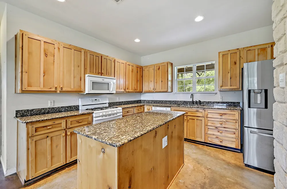 11791 Silver Springs Road Rockdale, TX 76567