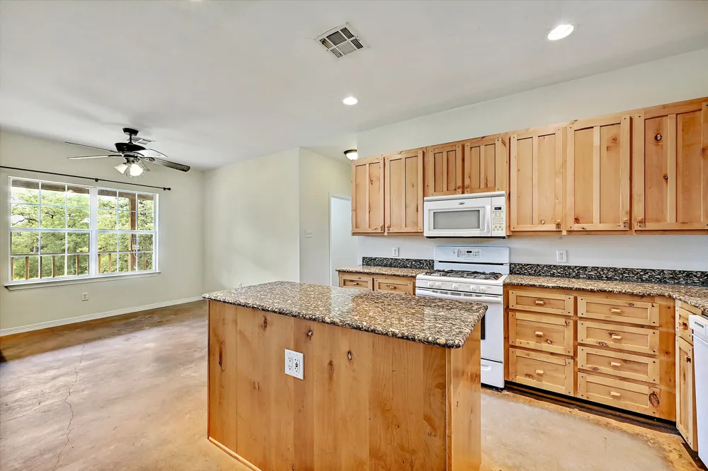 11791 Silver Springs Road Rockdale, TX 76567