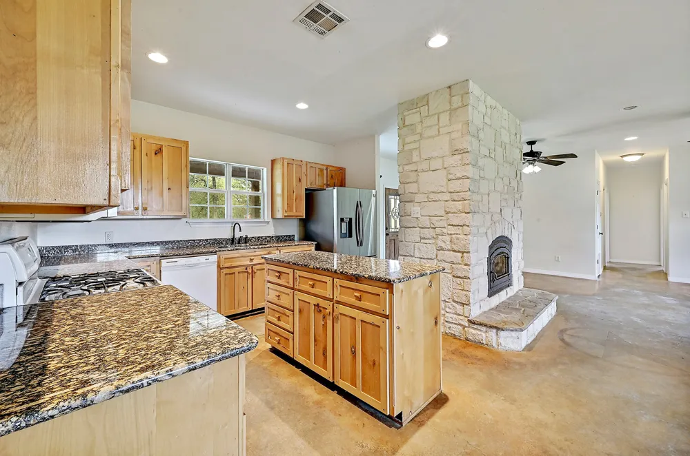 11791 Silver Springs Road Rockdale, TX 76567