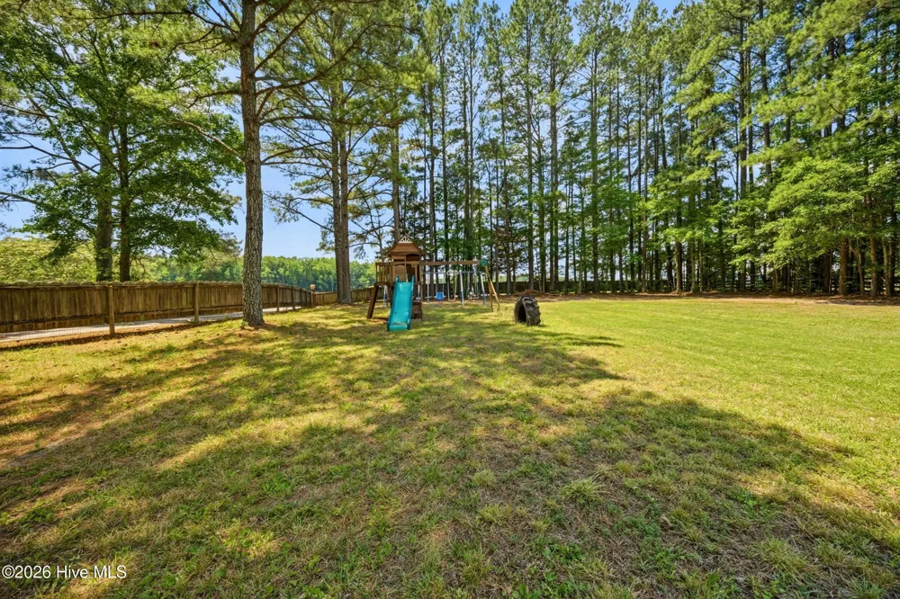 735 Daniels Road Corapeake, NC 27926