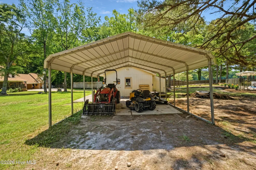 735 Daniels Road Corapeake, NC 27926