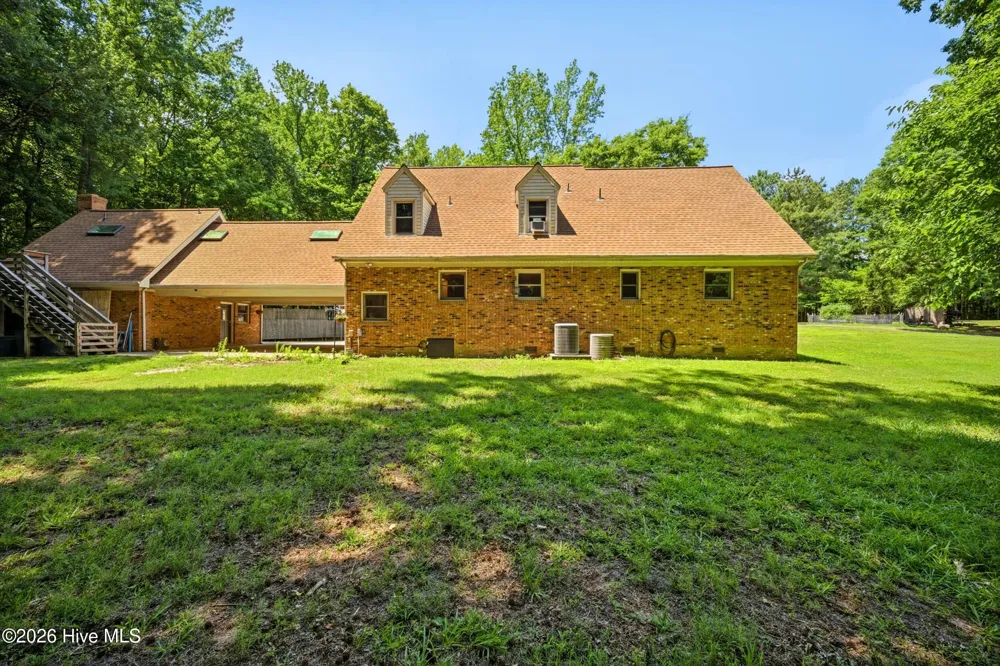 735 Daniels Road Corapeake, NC 27926