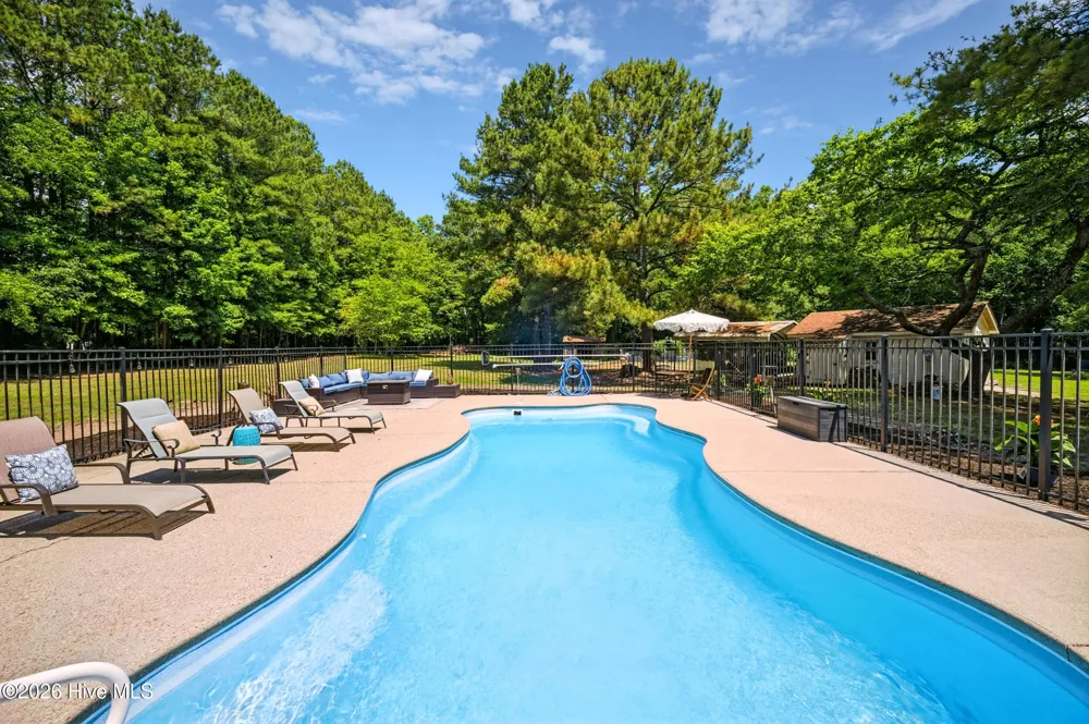 735 Daniels Road Corapeake, NC 27926