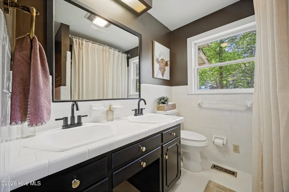 735 Daniels Road Corapeake, NC 27926