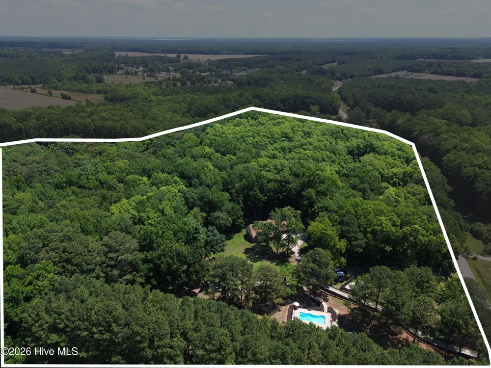 735 Daniels Road Corapeake, NC 27926